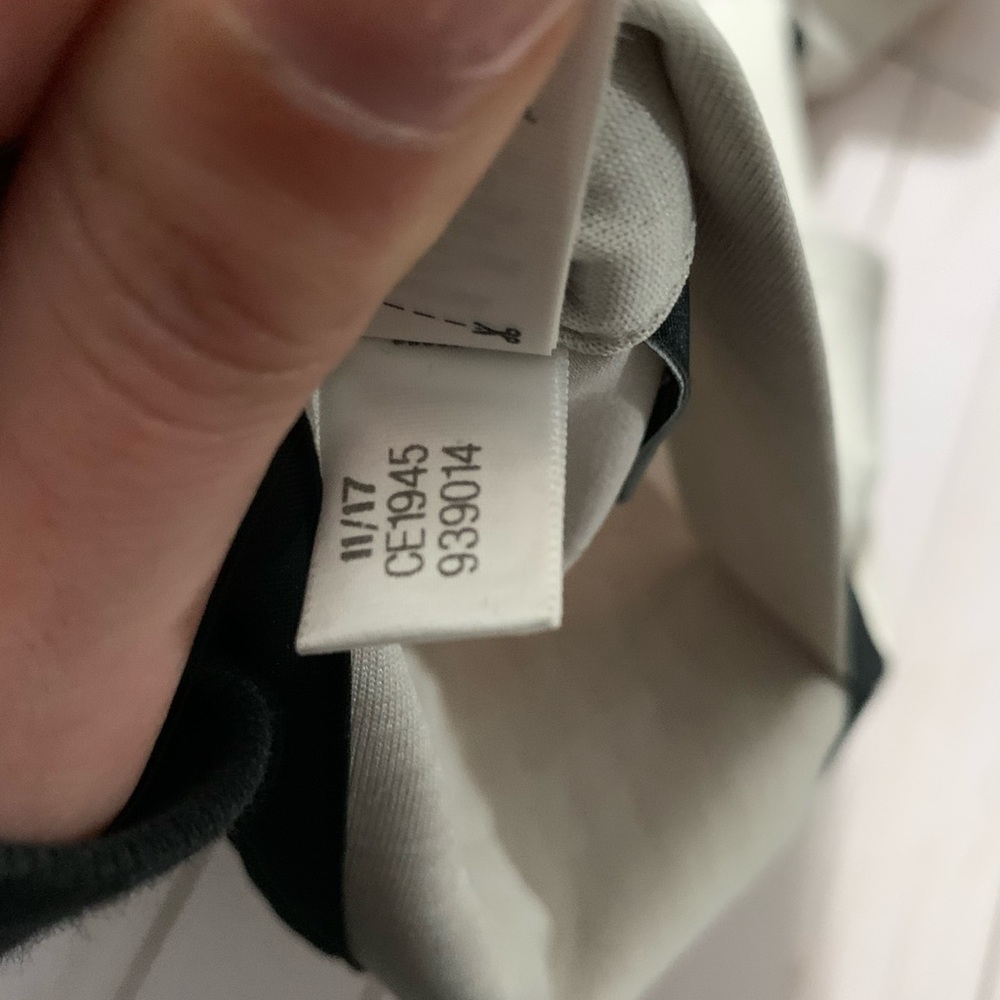 Adidas ZNE Reversible Jacket - Picture 6 of 6